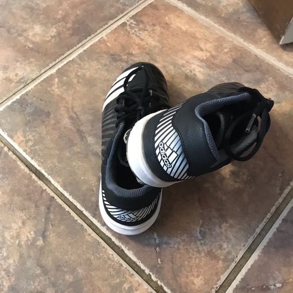 Boys adidas cleats - Picture 3 of 3